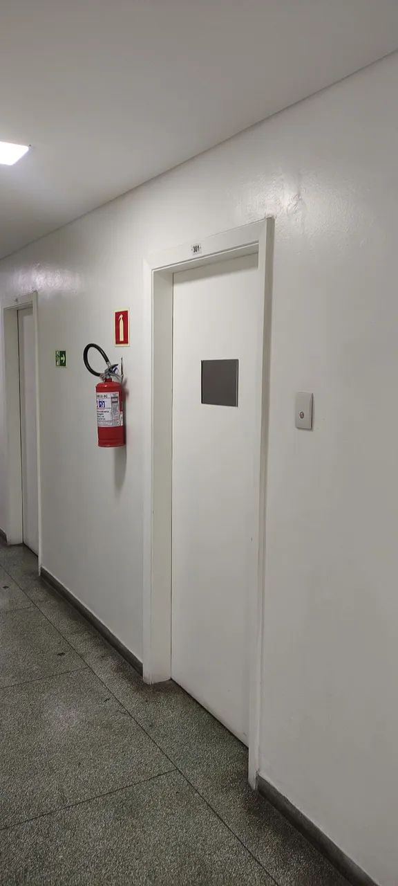 Sala comercial no centro de Curitiba