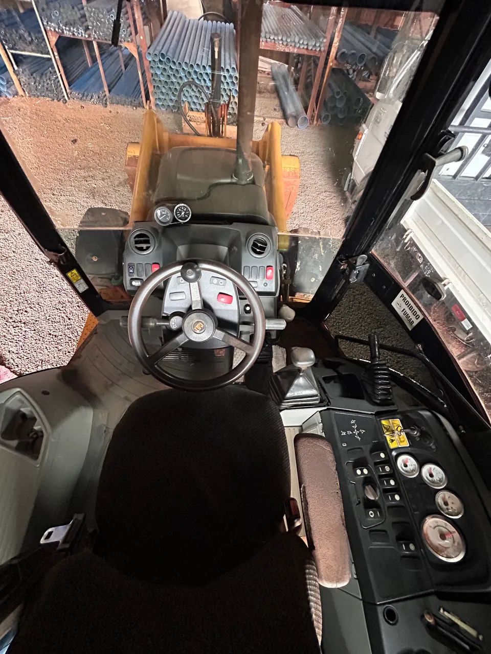 Retroescavadeira Cat  - Foto 6