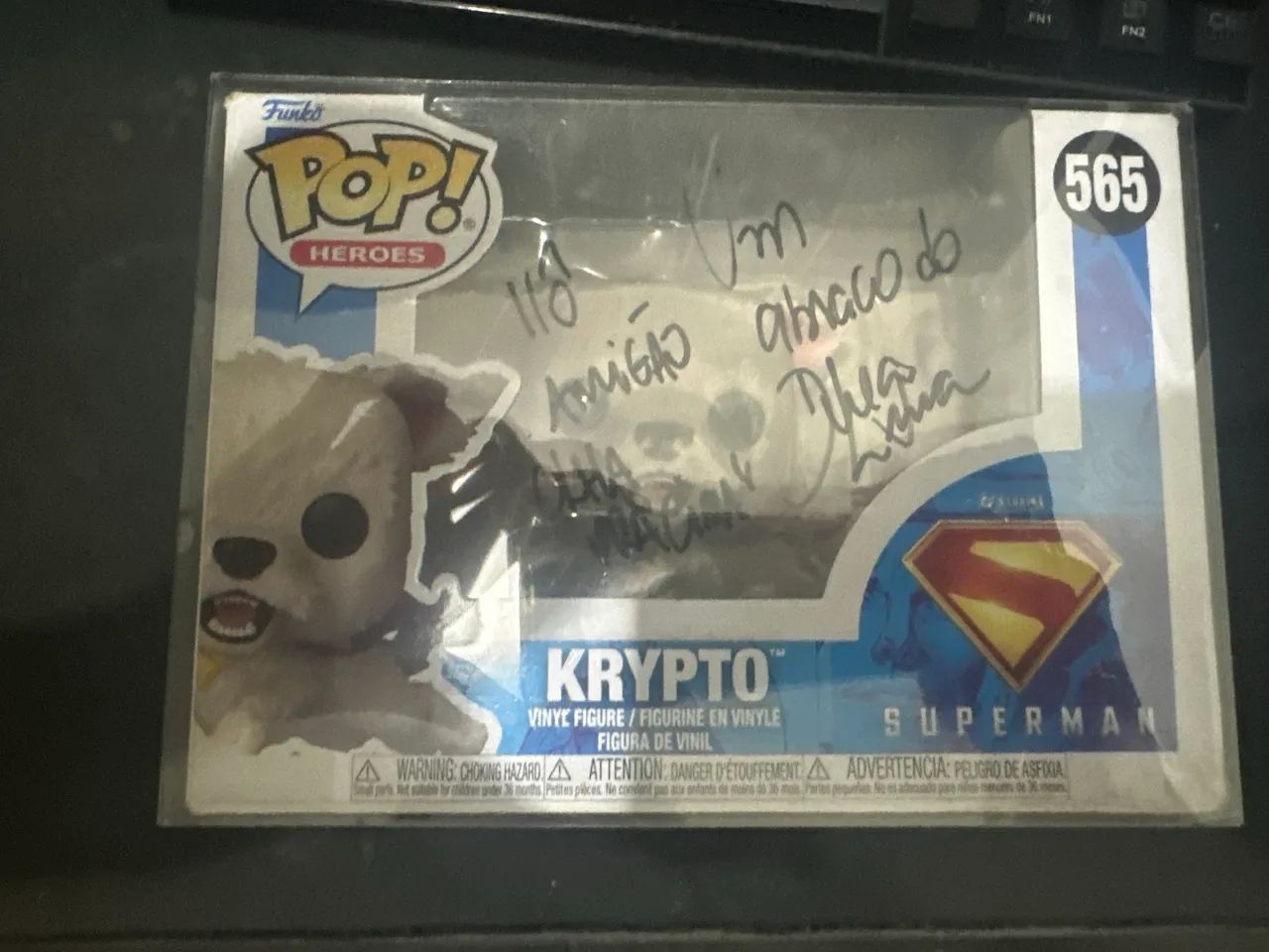 Funko POP assinado pelo Superman