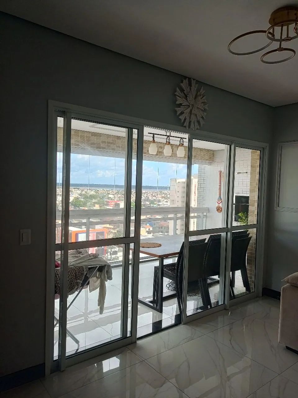 Porta de correr com 3.080 x 2.210