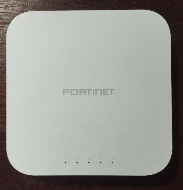 Access PAccess Point Fortinet Fortiap Ap-320coint Fortinet Fortiap Ap- 221c (Usado)