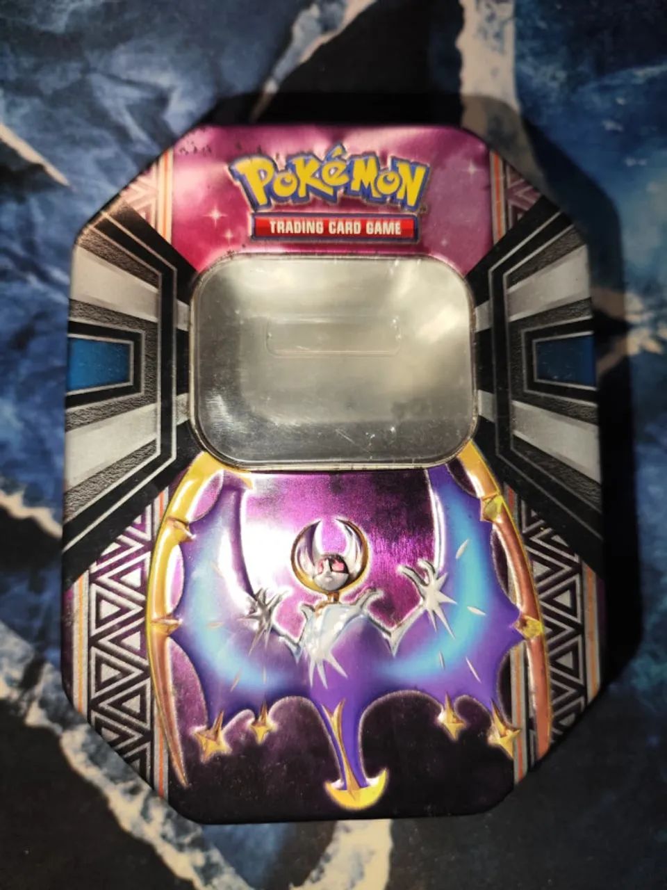 Lunala GX + Lata de metal - Um poder Lendario - Foto 2