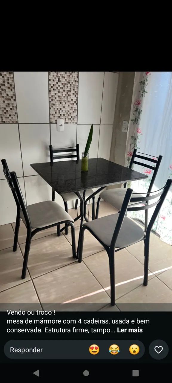 Mesa tampo em granito com 4 cadeiras 