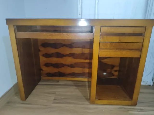 Mesa para computador laminado de madeira