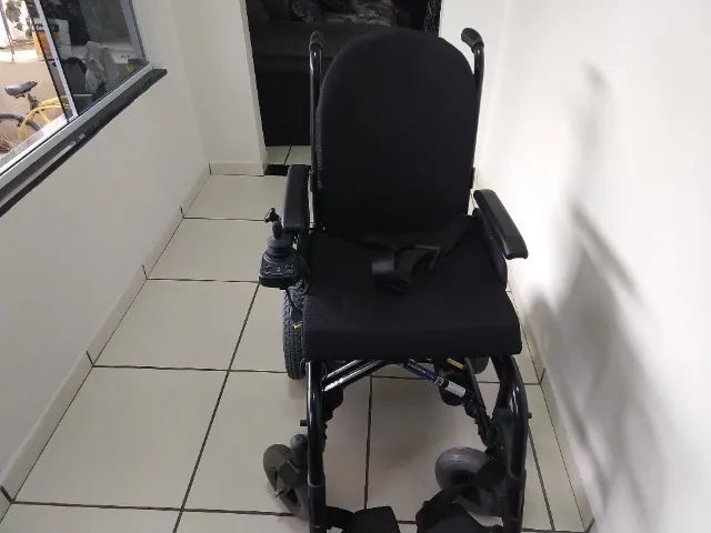 Cadeira de Rodas Motorizada E5 Ortobrás - Foto 3