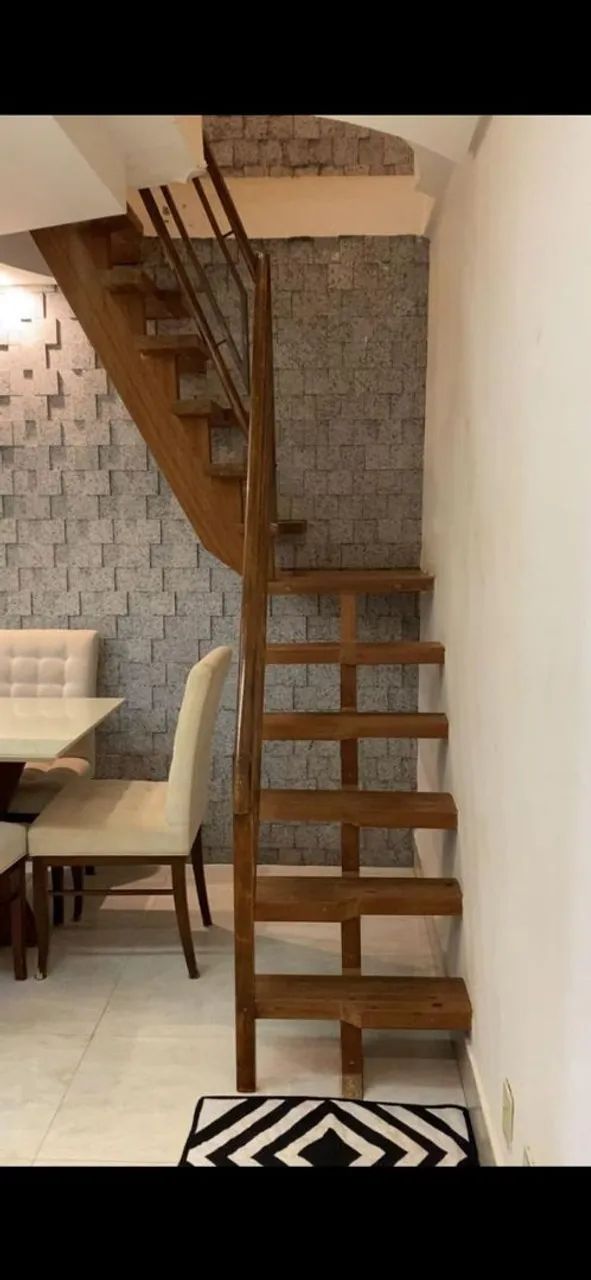 Apartamento dúplex com cobertura externa