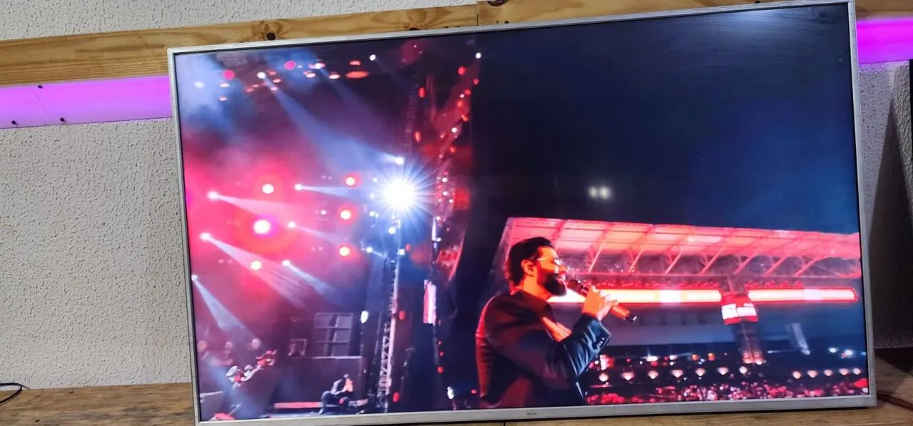TV 60 polegadas smart 4k com cabo controle todos apss YouTube e Netflix é d mais  - Foto 2