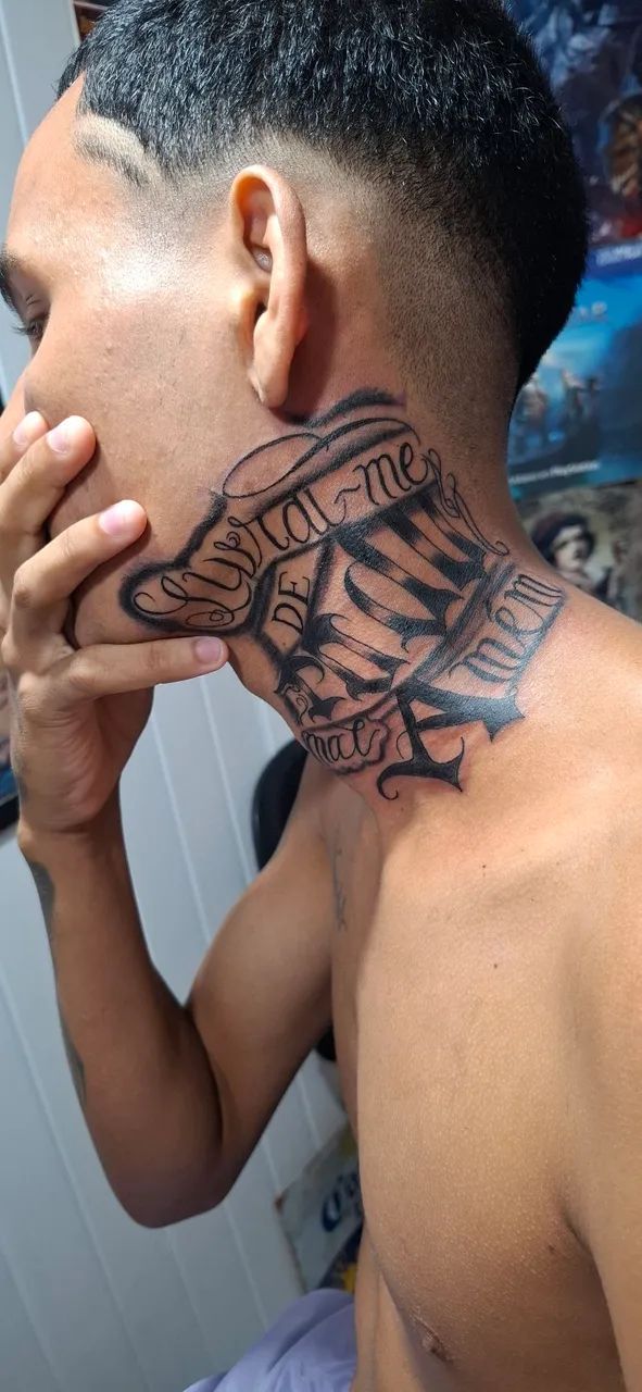 Aplicações de piercings e tatuagens em geral!!!