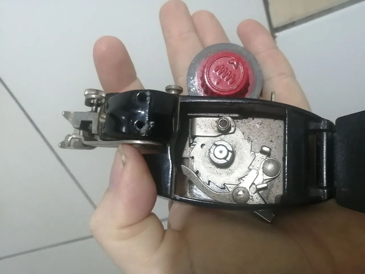 Item antigo de máquina de costura - Foto 2