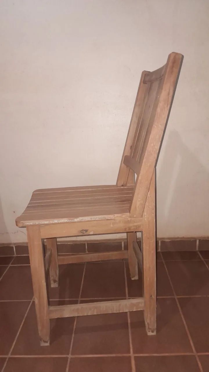 Vendo 5 cadeiras de madeira  - Foto 4