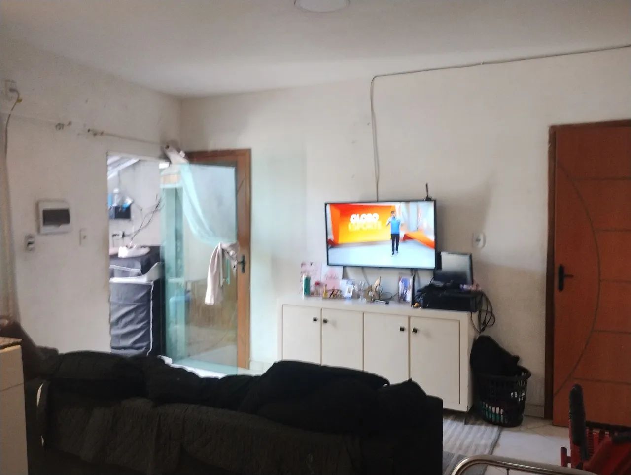 vendo uma casa com ponto comercial, área toda construída, laje coberta  