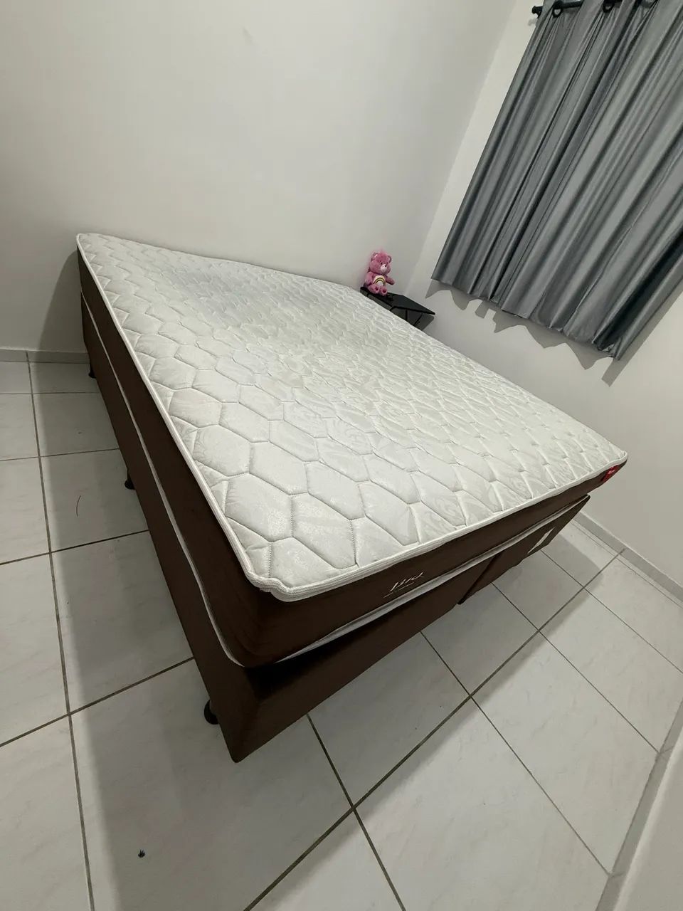 Cama Queen completa, com base e colchão - Foto 3