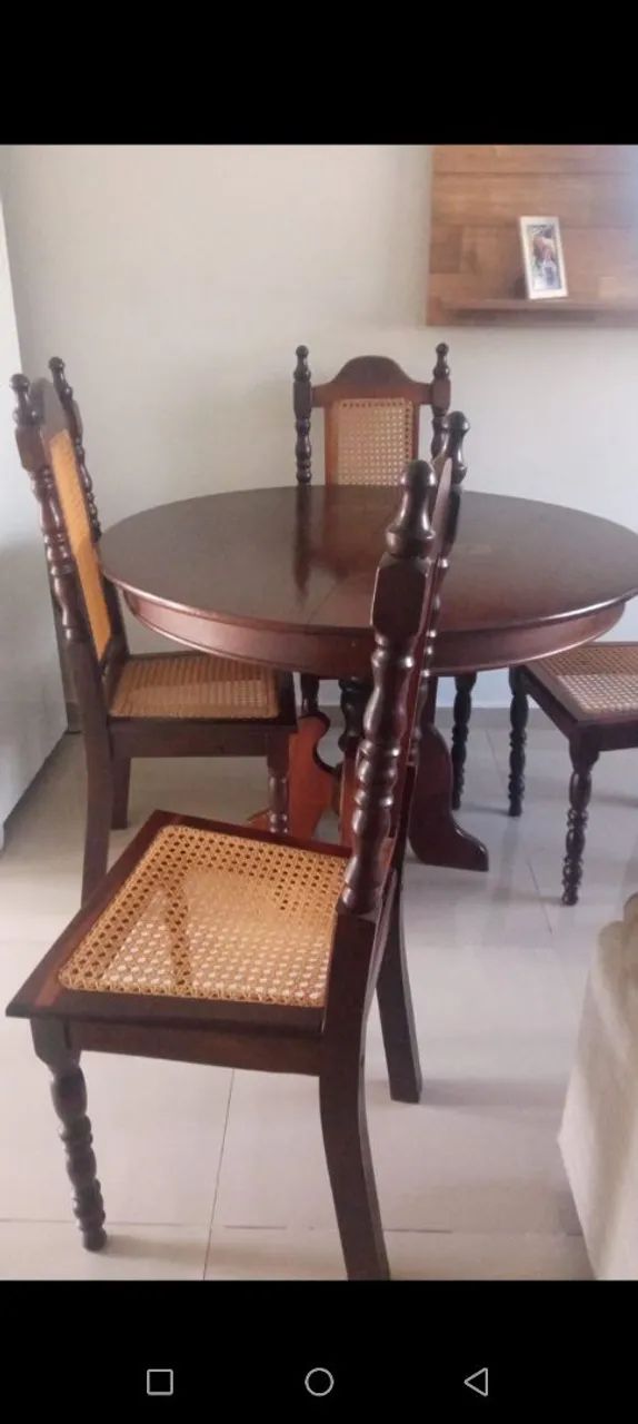 Mesa antiga com cadeiras  - Foto 3