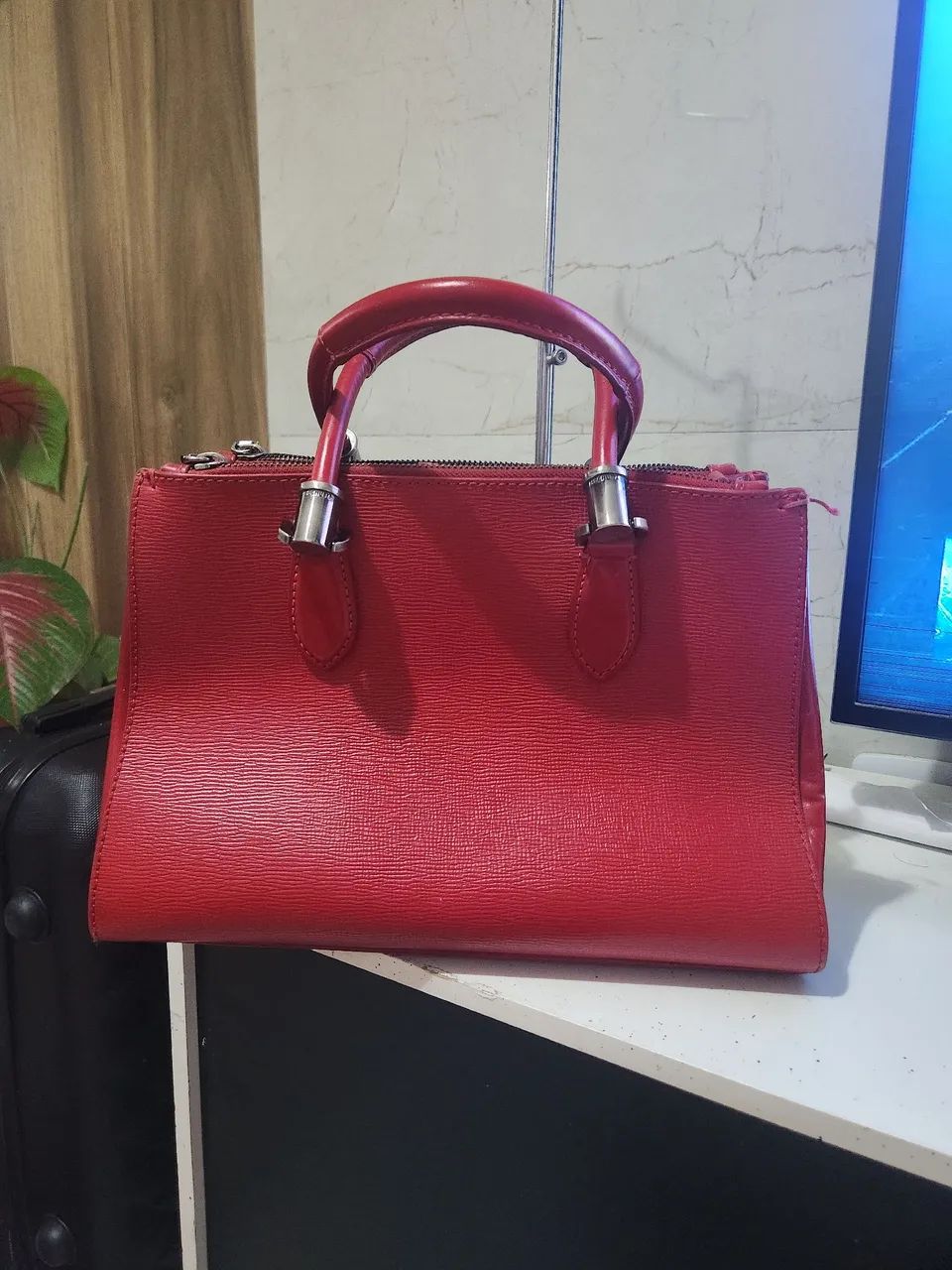 Bolsa couro schuts seminova  - Foto 3