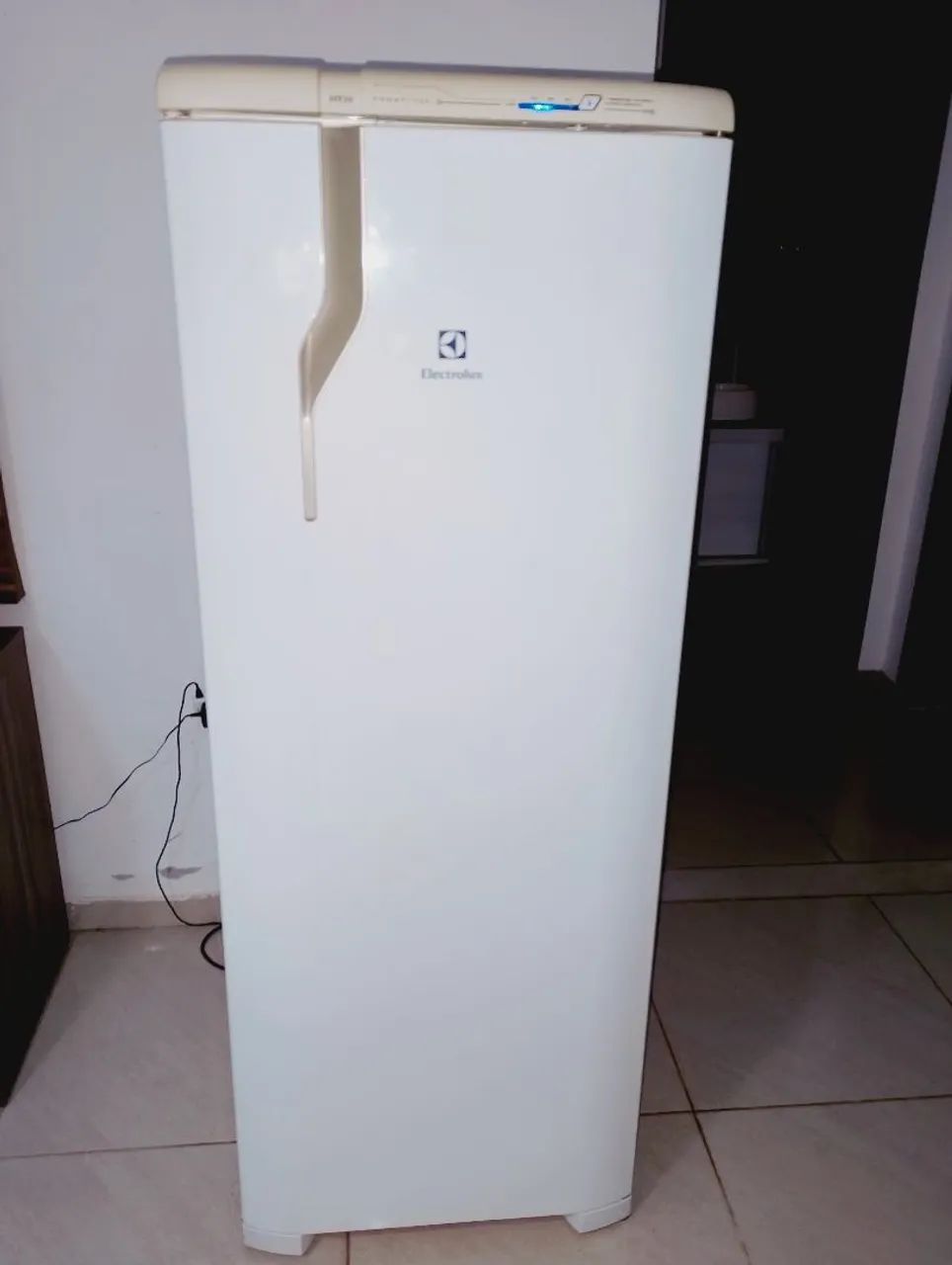 Vendo geladeira Eletrolux 