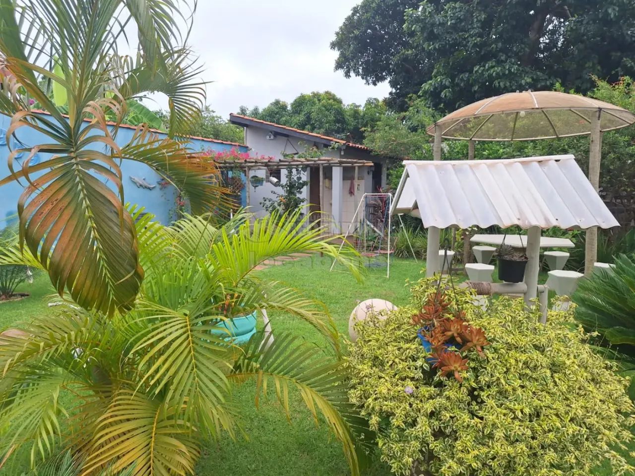 Chácara com casa com 3 dormitórios 1 tipo apartamento e área lazer - Foto 2
