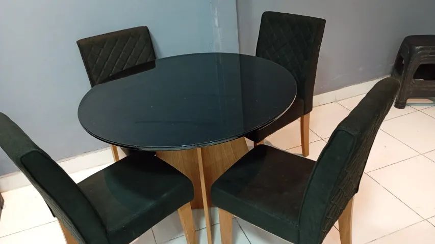 Mesa de jantar redonda de vidro, 4 cadeiras pretas  - Foto 2