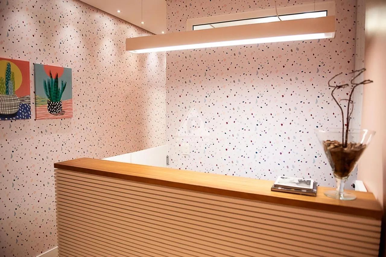 Sala Comercial Reformada de 30m² em Ipanema: Vista Livre e Sol da Manhã - Foto 4