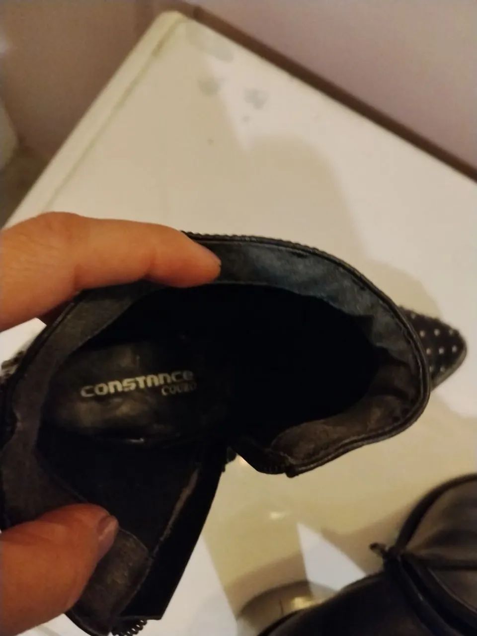 Bota de couro  marca Constance - Foto 4