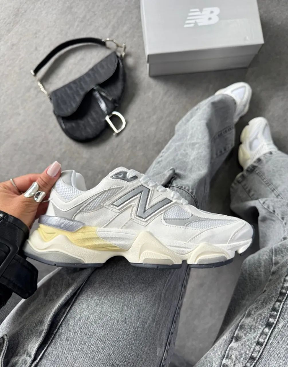 Tenis New balance 9060 Branco cinza  - Foto 4