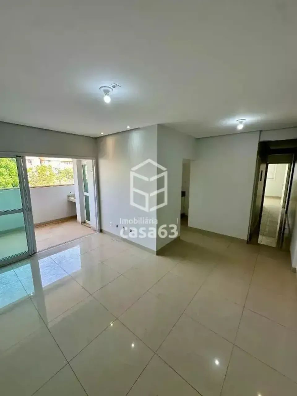 Apartamento com 3 Quartos (sendo 2 Suítes), 2 Vagas de Garagem Cobertas - Foto 2