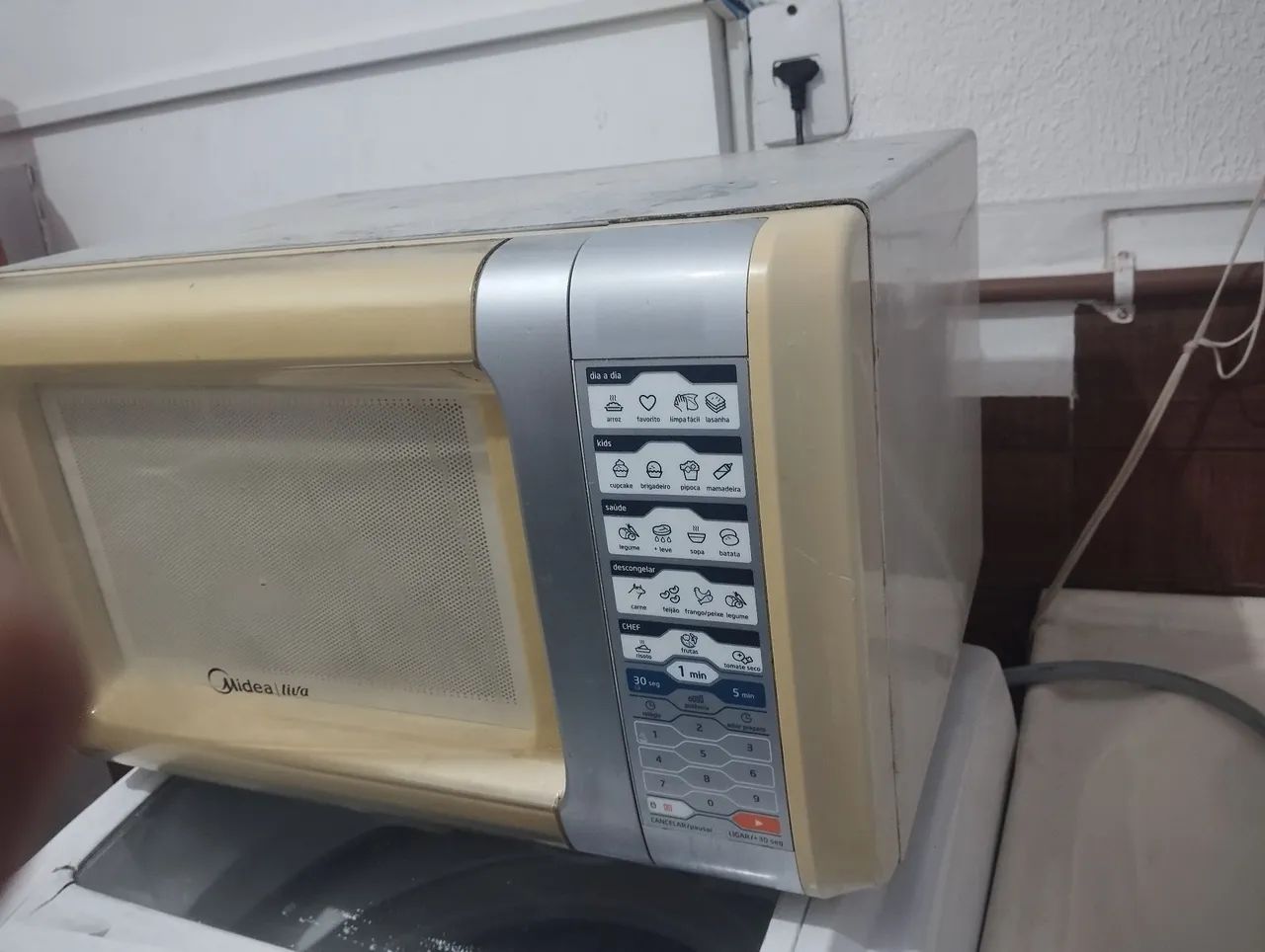 Microondas Midea 30L - Foto 2