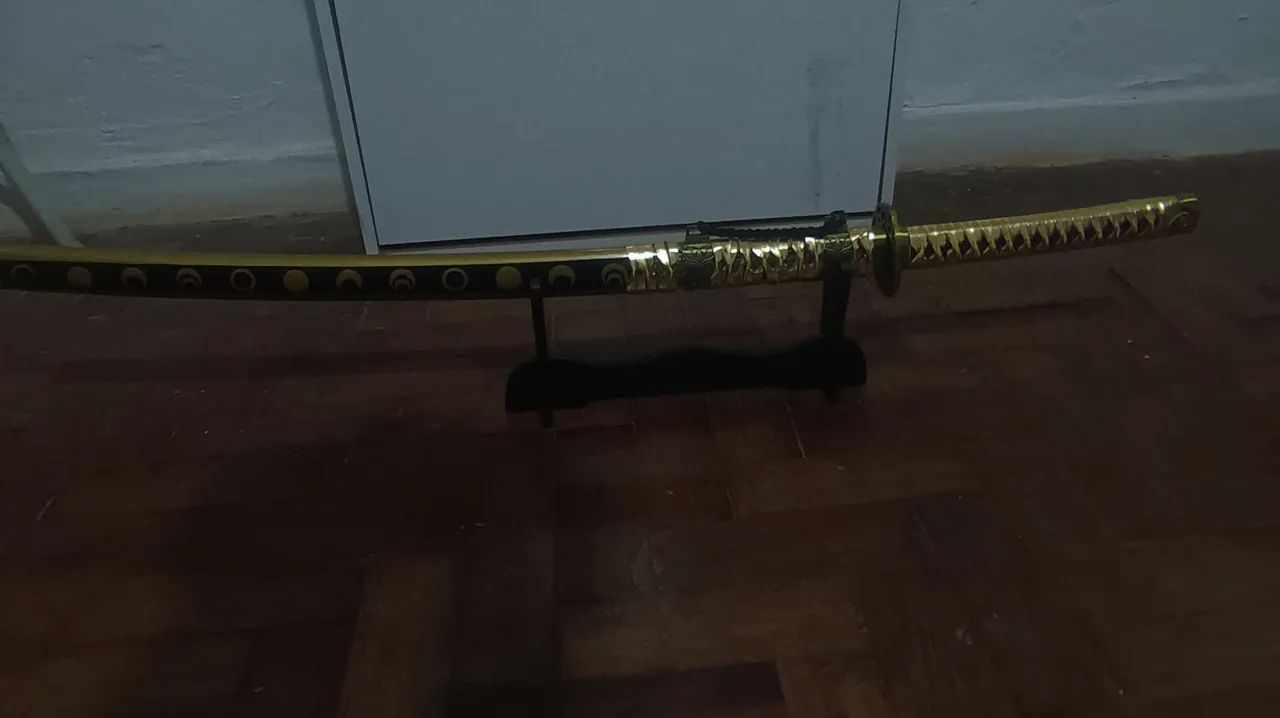 Katana sem Fio com Suporte  