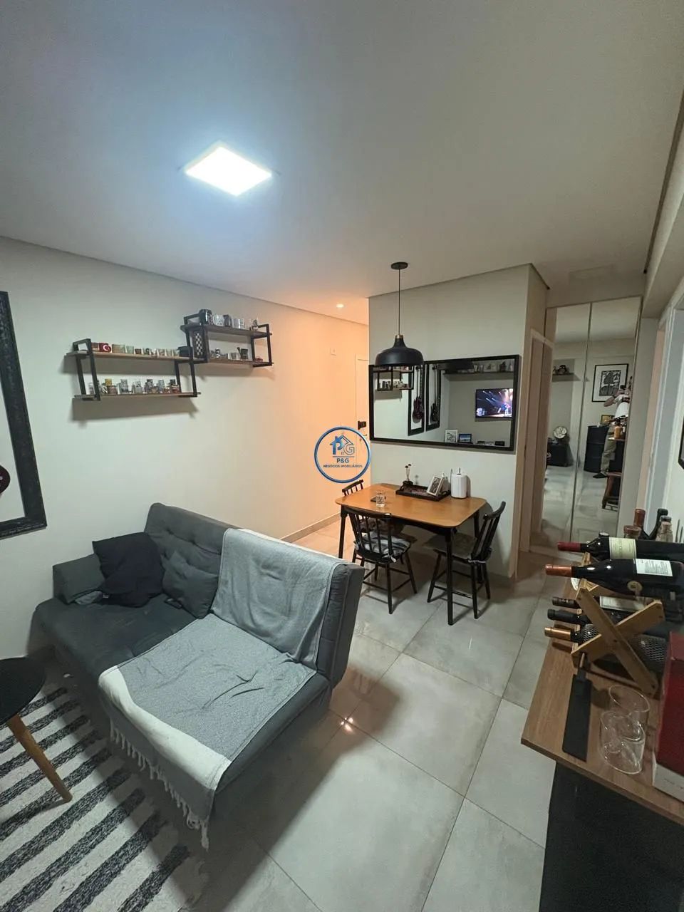Apartamento mobiliado para alugar no Centro de Caieiras