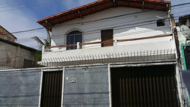 Itapuã Salvador Casa de 4/4 com 2 andares, rua sem saída