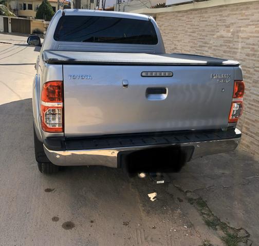 Vendo Hilux SRV 4x2 automática flex - Foto 2