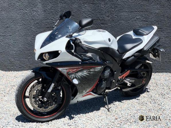YAMAHA YZF R1