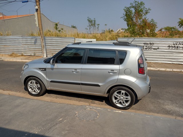 KIA SOUL 11/12 AUTOMÁTICO