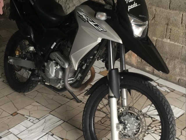 VENDO MOTO XRE 300 ABS