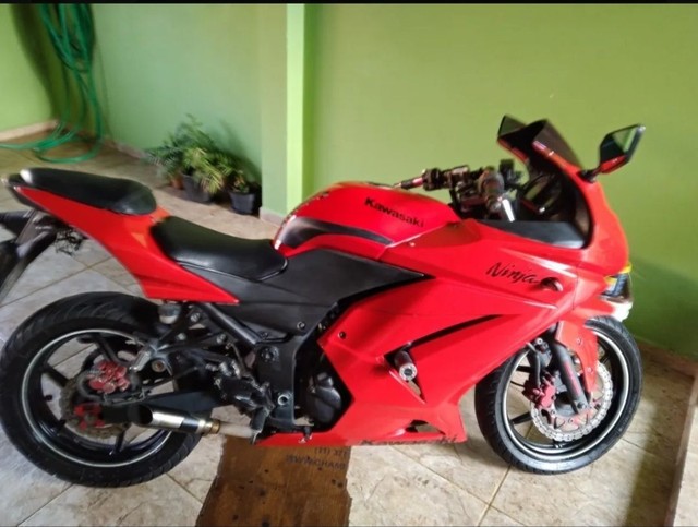 KAWASAKI NINJA 250R *PARCELO*