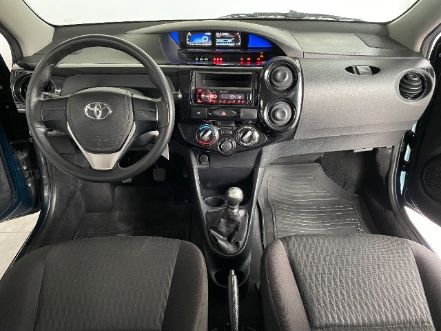 Toyota Etios X 1.3 flex manual 2017 - Foto 9