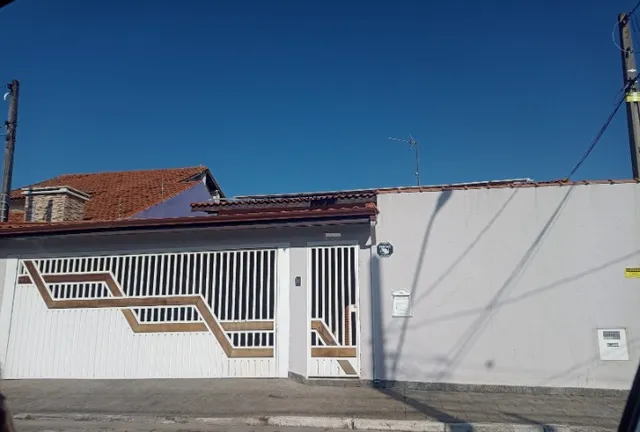 Casa Térrea com Piscina no Jd. Santa Maria em Jacareí-SP
