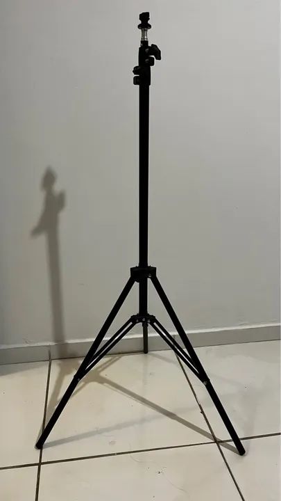 Tripé de Alumínio 2.10 altura - Foto 3