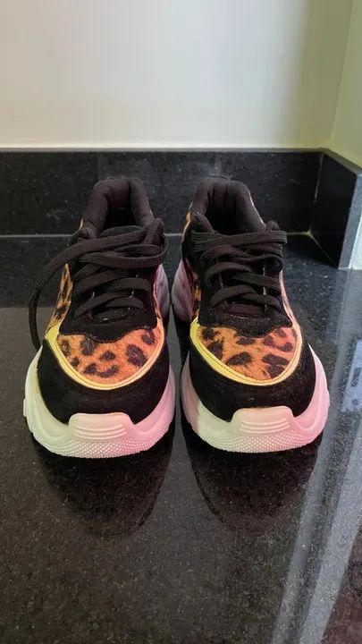 Tênis animal print preto - Foto 3