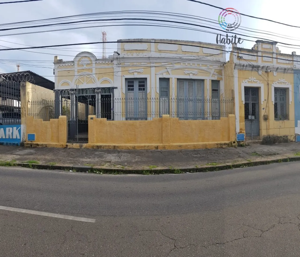 Casa Padrão para Venda em Centro Fortaleza-CE