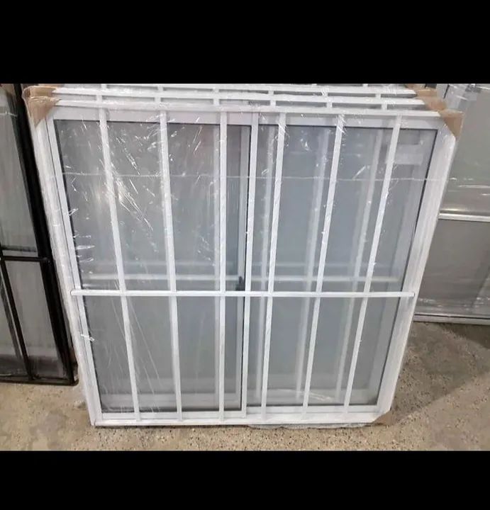 Janela de alumínio branco ou brilho e com grade,portas. Temos basculante a partir de 100,. - Foto 3