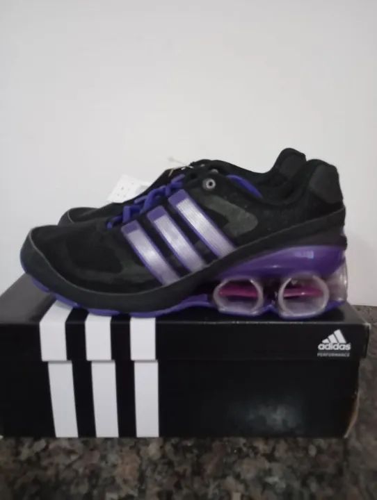 Tênis Adidas devotion Performance Preto com detalhes em roxo