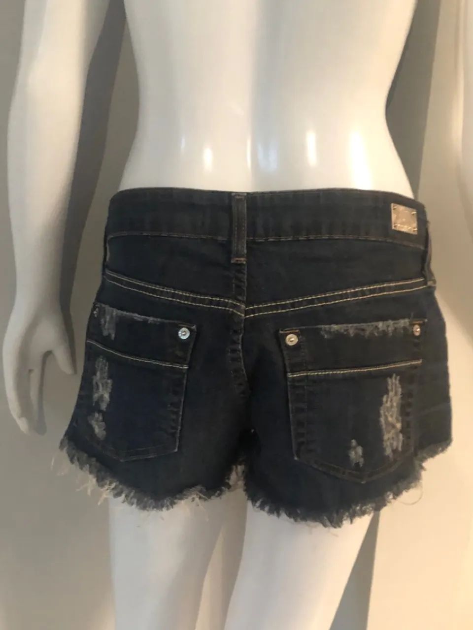 Shorts em couro e shorts jeans - Foto 4