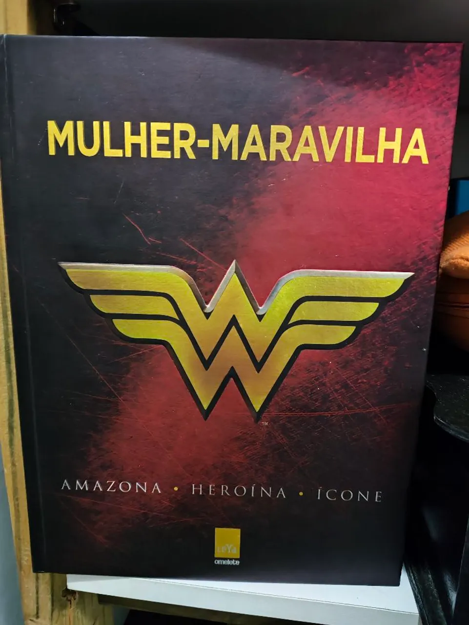 Mulher-Maravilha - Edição Capa Dura