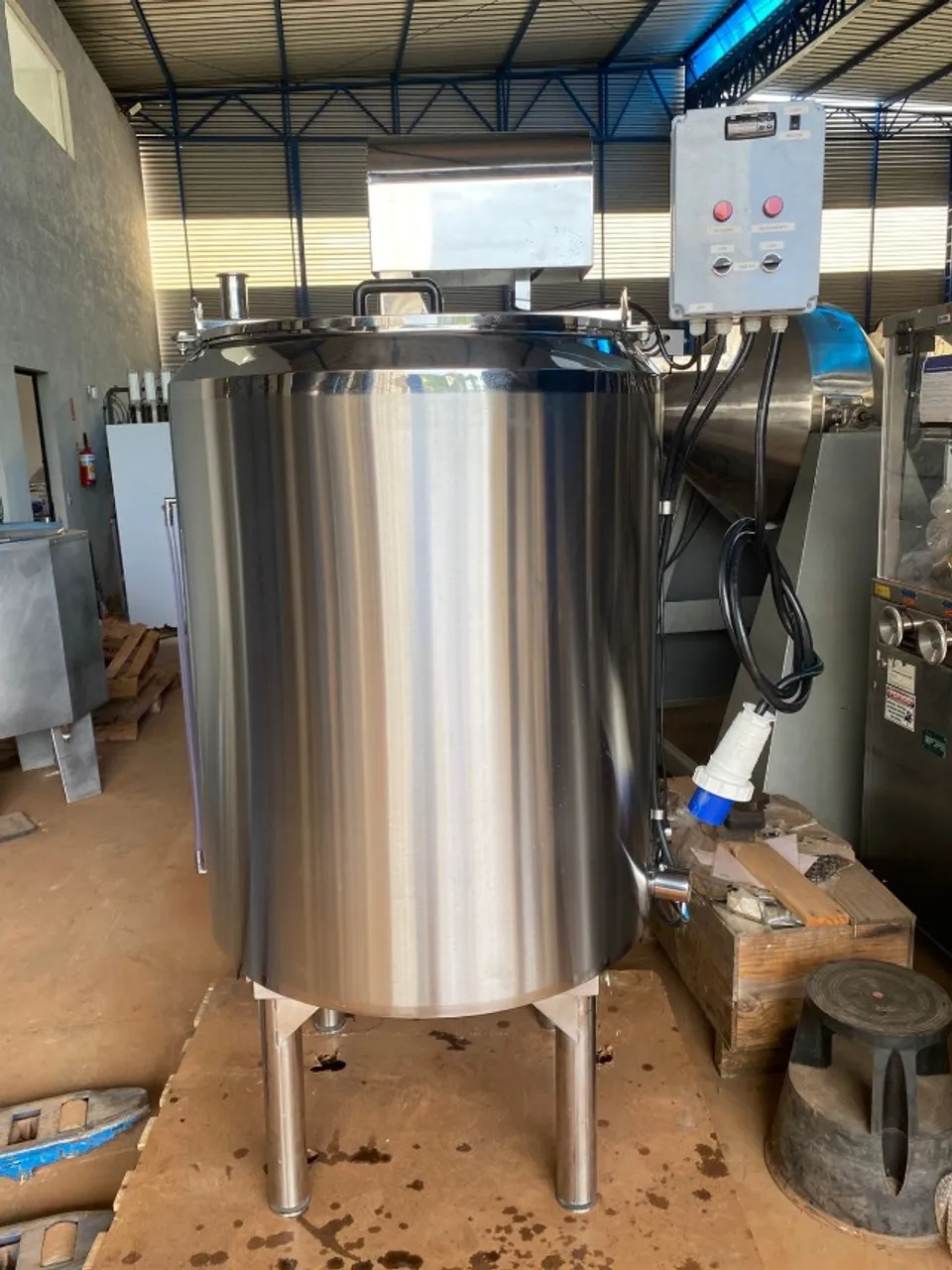 Tanque Misturador Encamisado em Aço Inox 316 L com Aquecimento Eletrico - Novo Sem Uso