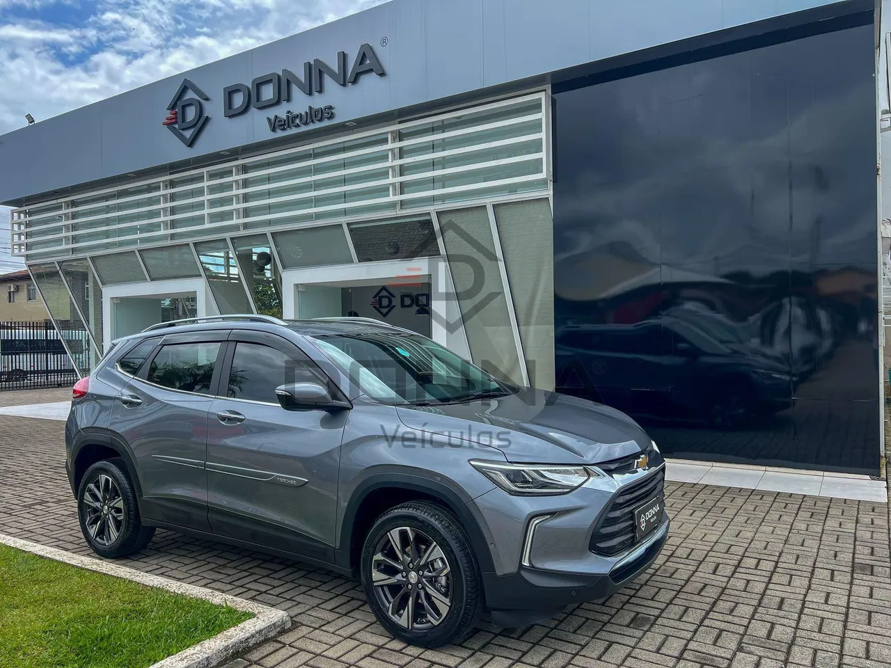 TRACKER HEV/ 12T A PR CINZA 2020/2021