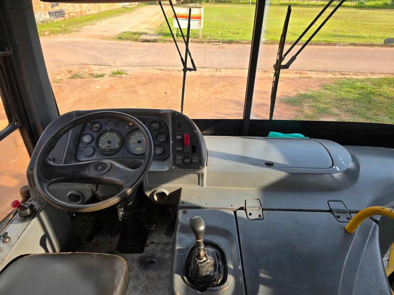 Vendo ônibus pronto para trabalhar  - Foto 2