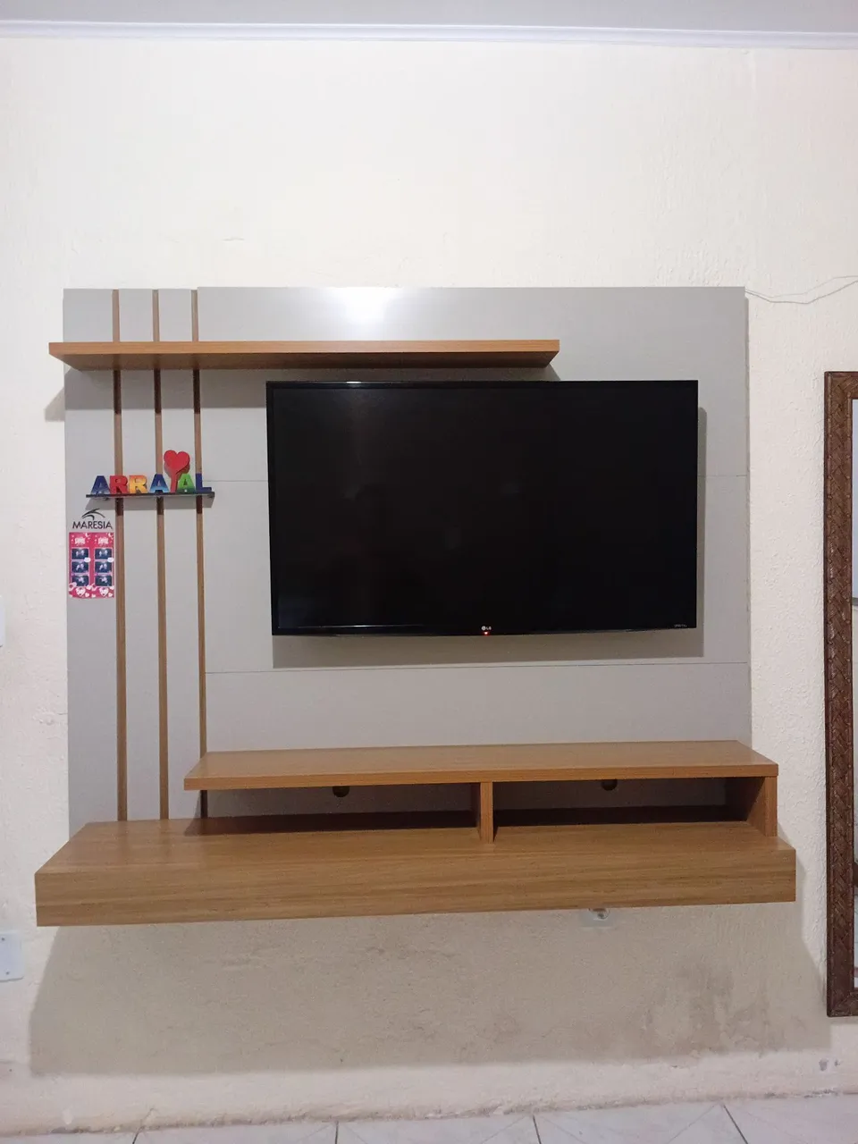 Painel de TV Moderno e Funcional