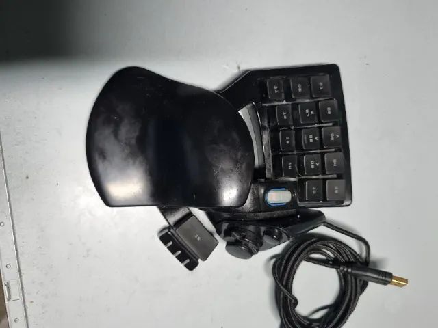 Teclado Razer Nostromo para jogos para PC Funcionando 