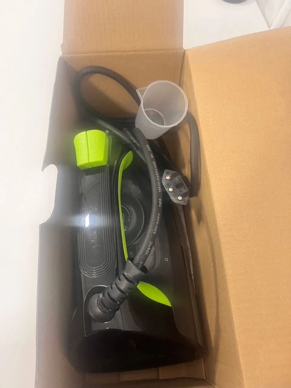 Ferro de Passar a Vapor Black+Decker FX2700 - Na caixa e com nota fiscal. Zerado! - Foto 3