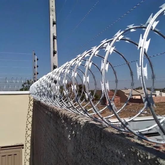 Cerca elétrica e Concertina para Segurança Residencial - Foto 2